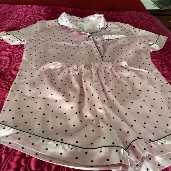 NWOT 💕BUY IT NOW💕Ladie’s polyester pink with  black dots pajamas. Size L - Picture 5 of 5